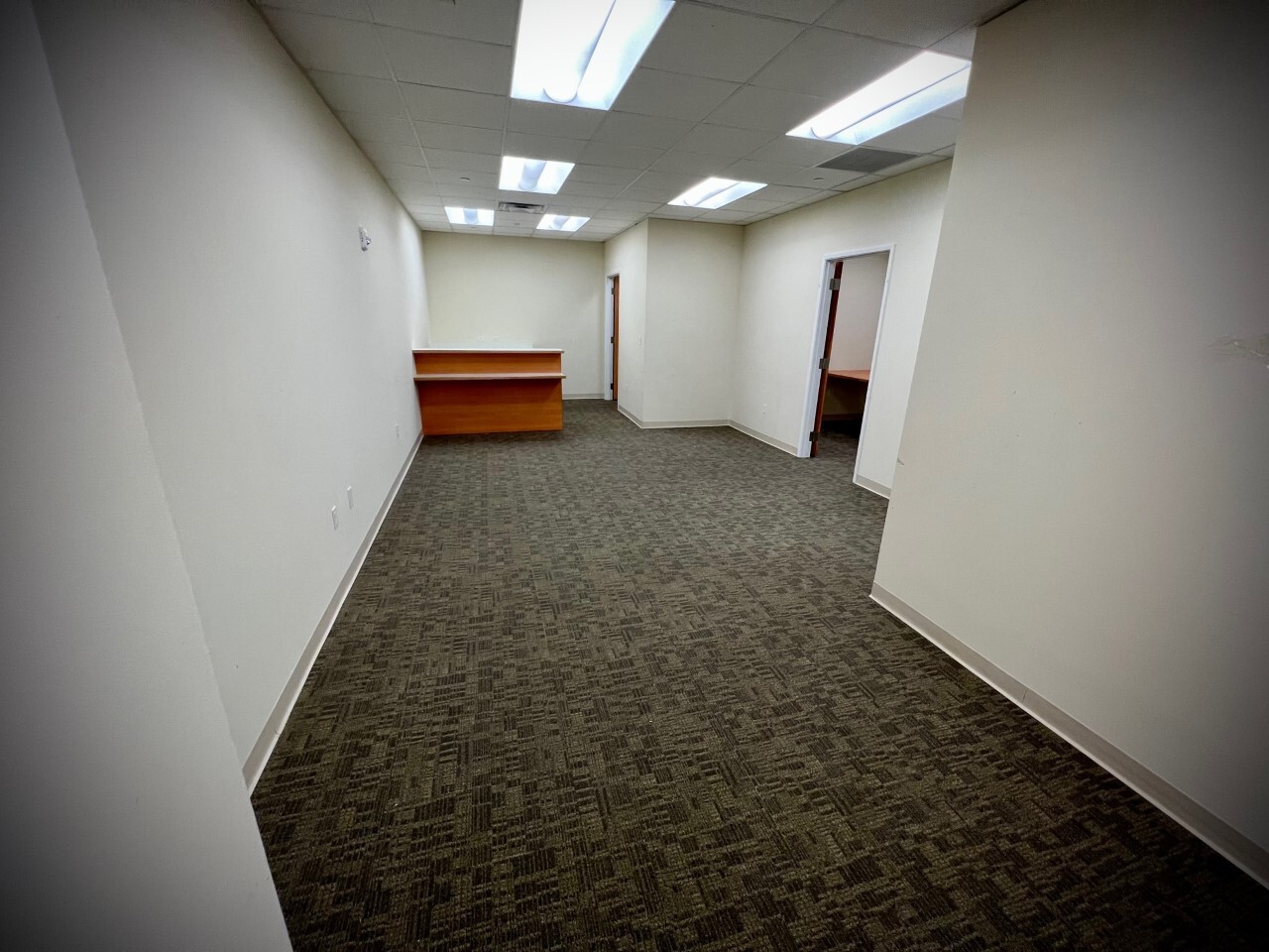 2250 Kalakaua Ave, Honolulu, HI for lease Interior Photo- Image 1 of 5