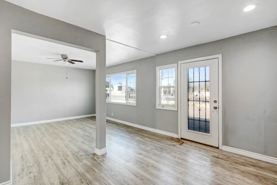 8926 Arlington Ave, Riverside, CA for lease - Building Photo - Image 3 of 13