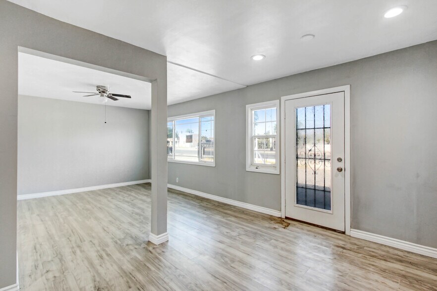 8926 Arlington Ave, Riverside, CA à louer - Photo du bâtiment - Image 3 de 13