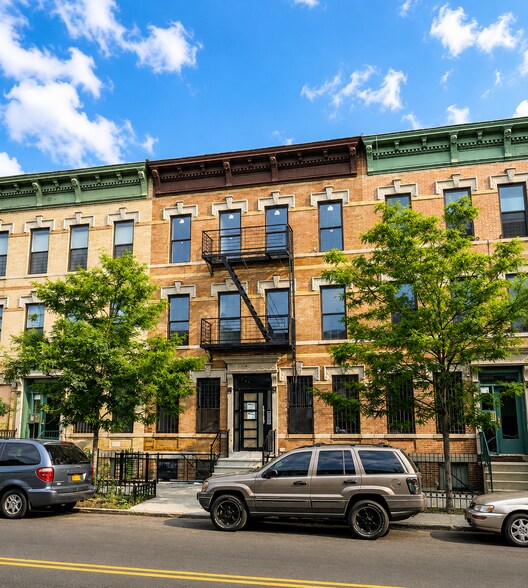 673 Halsey St, Brooklyn, NY à vendre - Photo du bâtiment - Image 1 de 6