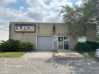 Plus de détails pour 47 E Kenyon Rd, Champaign, IL - Bureau à louer