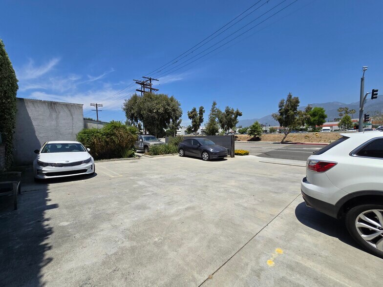 2886-2888 E Walnut St, Pasadena, CA à vendre - Photo du bâtiment - Image 3 de 20