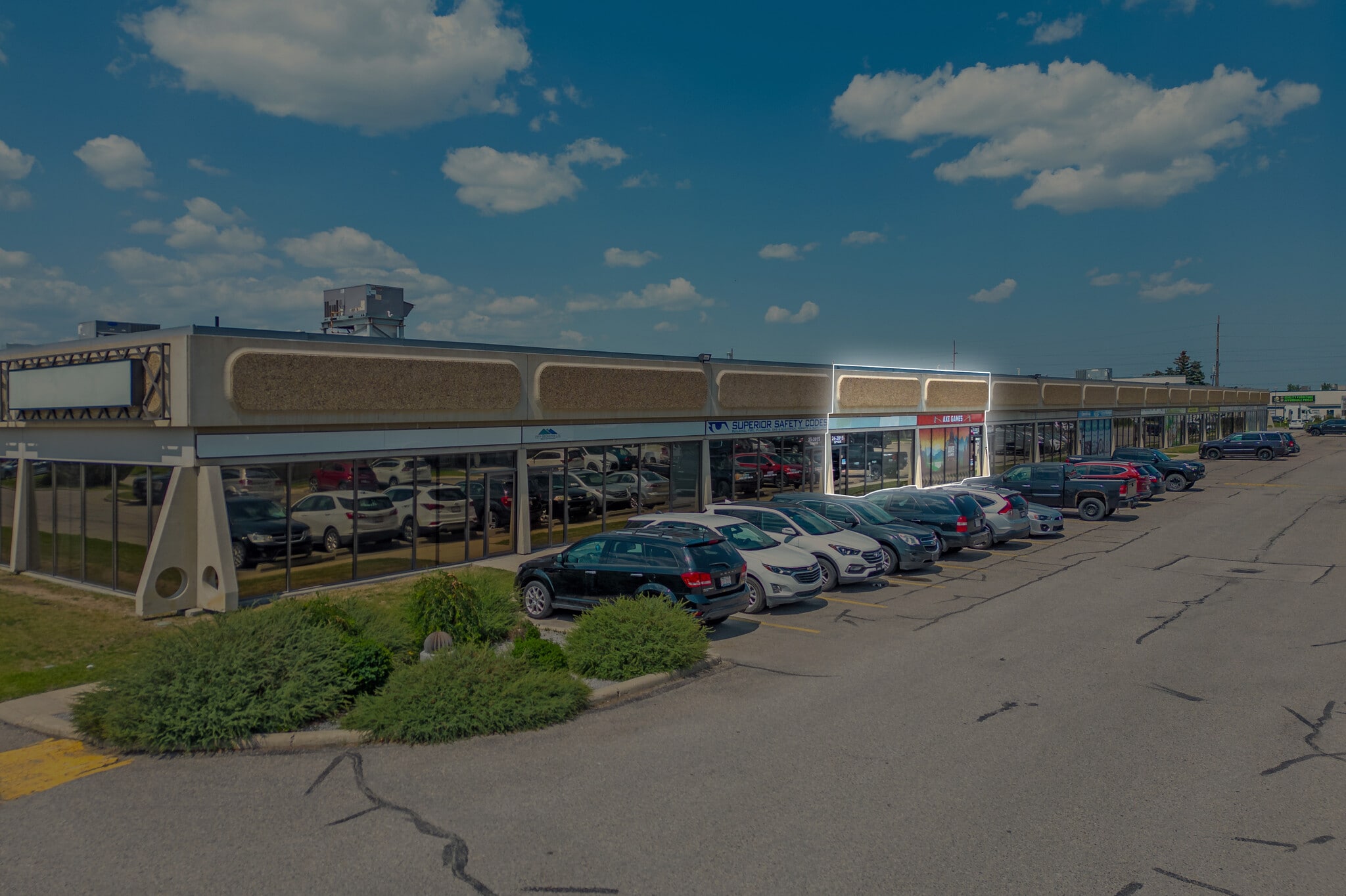 2015 32nd Ave NE, Calgary, AB à louer Photo du bâtiment- Image 1 de 9