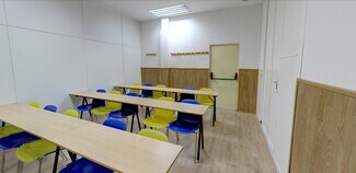 Plus de détails pour Multi-résidentiel à vendre