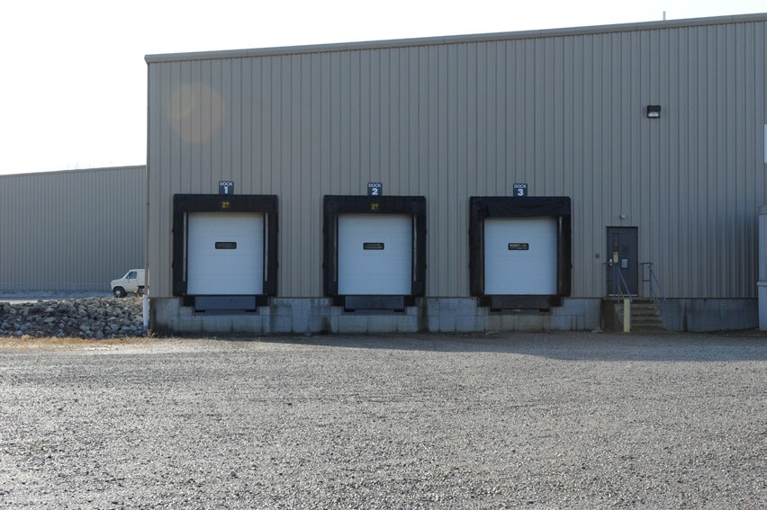 102 N Sundale Rd, Norwich, OH à vendre - Photo du bâtiment - Image 2 de 14