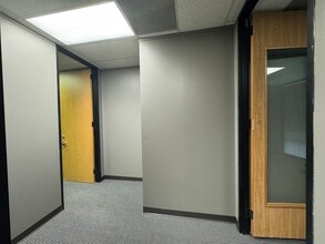 1880 S Dairy Ashford Rd, Houston, TX for lease Building Photo- Image 2 of 4