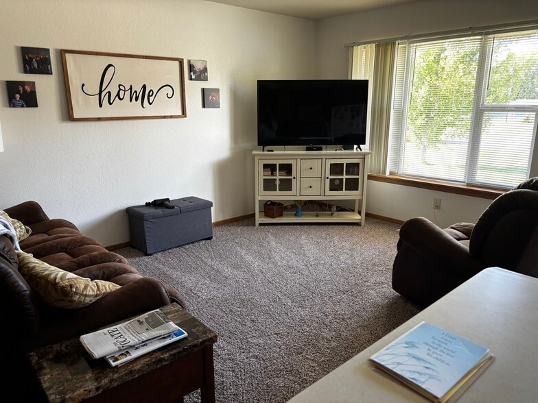 1305 Rosebud Ave, Gregory, SD à vendre - Photo du bâtiment - Image 3 de 17