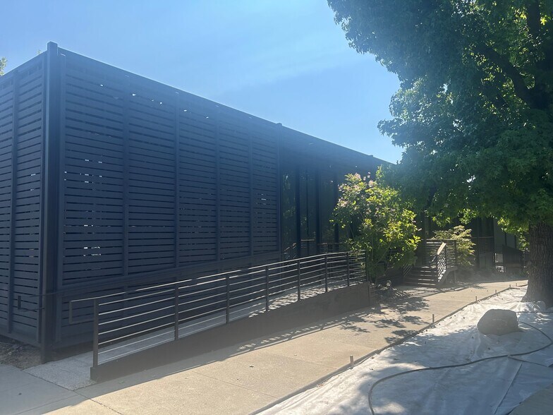 2020 V St, Sacramento, CA for lease - Building Photo - Image 2 of 5