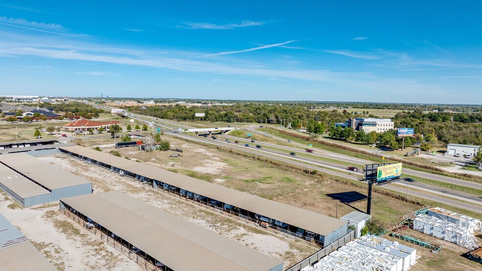 134th, Oklahoma City, OK à vendre - Photo du bâtiment - Image 2 de 12