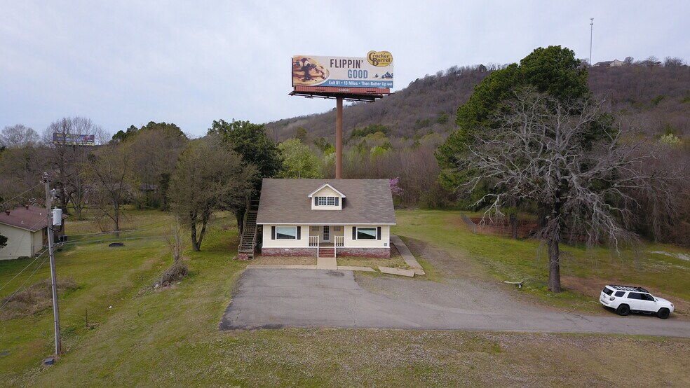 301 Crow Mountain Dr, Atkins, AR à vendre - Photo du bâtiment - Image 2 de 5