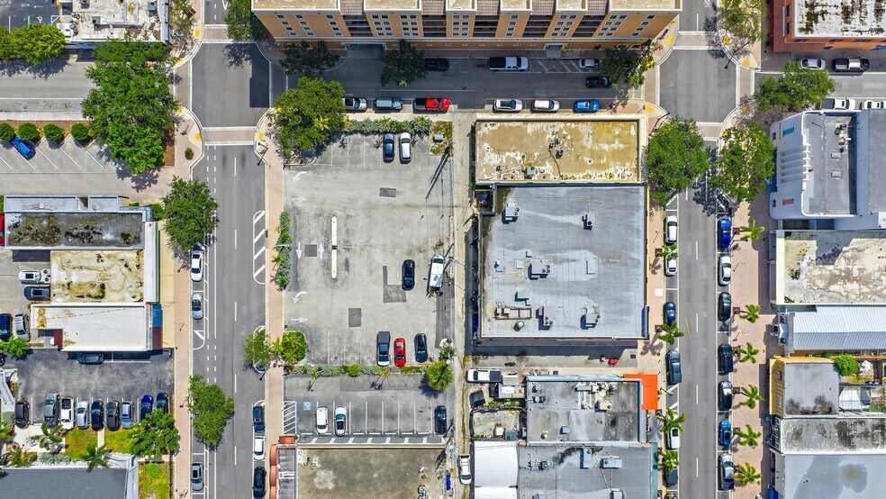 601-605 Lucerne Ave, Lake Worth, FL à vendre - Photo du bâtiment - Image 2 de 12