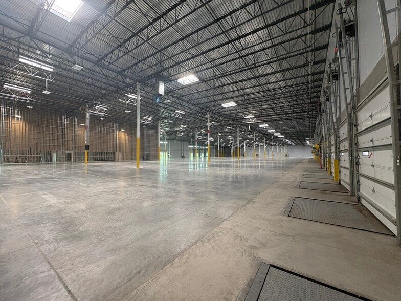 22801 8th St E, Sonoma, CA for lease - Building Photo - Image 3 of 5