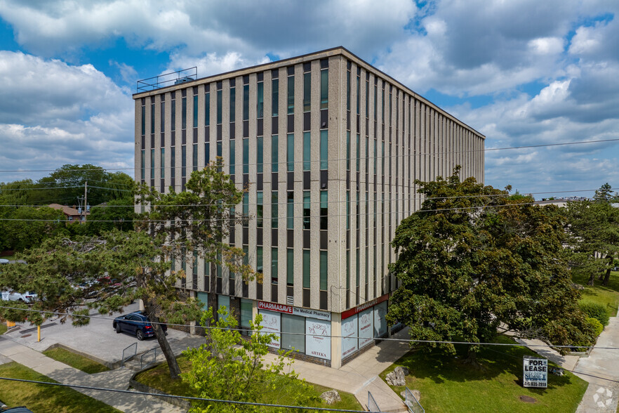 4430 Bathurst St, Toronto, ON à louer - Photo du bâtiment - Image 2 de 4