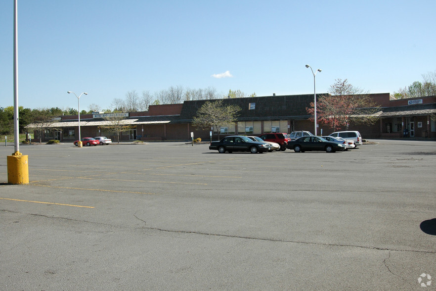 1649 Columbia Tpke, Castleton On Hudson, NY for lease - Building Photo - Image 2 of 27