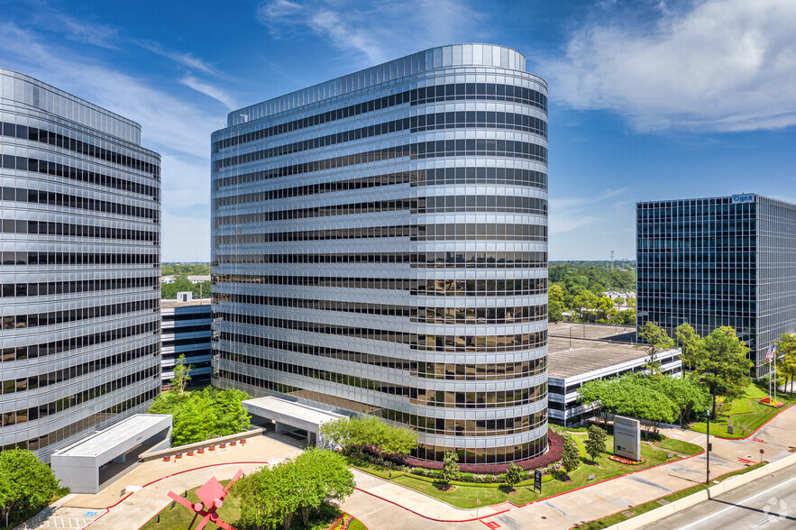 2900 N Loop Fwy W, Houston, TX for lease - Primary Photo - Image 1 of 11