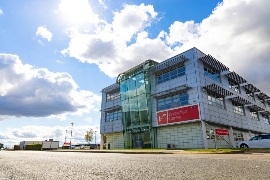 Dadford Rd, Silverstone à louer - Photo du bâtiment - Image 3 de 9