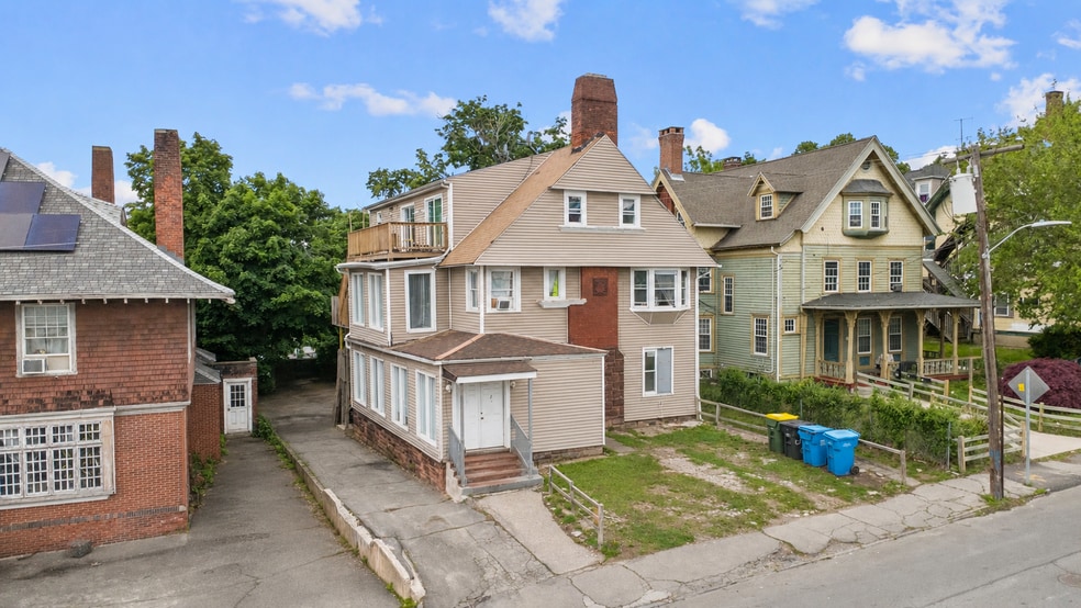135 Prospect St, Waterbury, CT for sale - Building Photo - Image 1 of 18