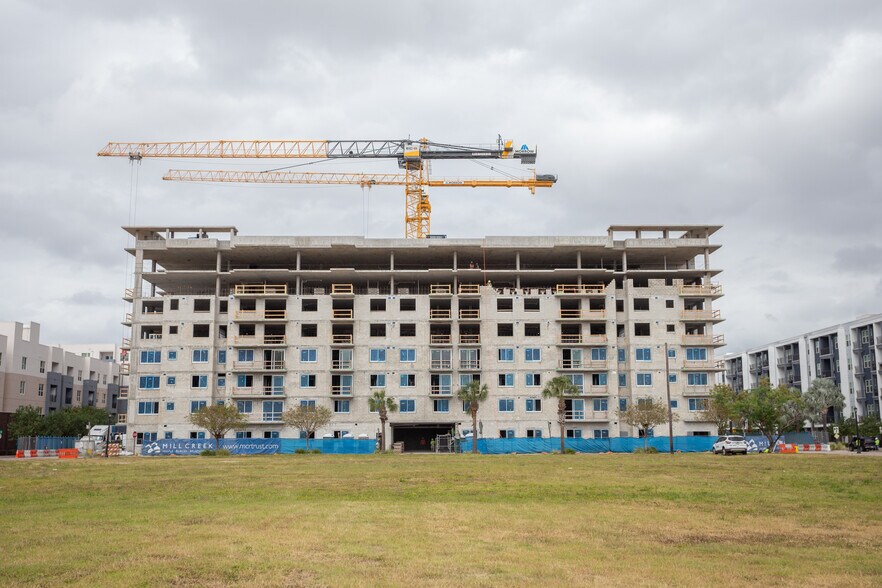 1150 Hank Ballard Street, Tampa, FL à louer - Photo du bâtiment - Image 2 de 5