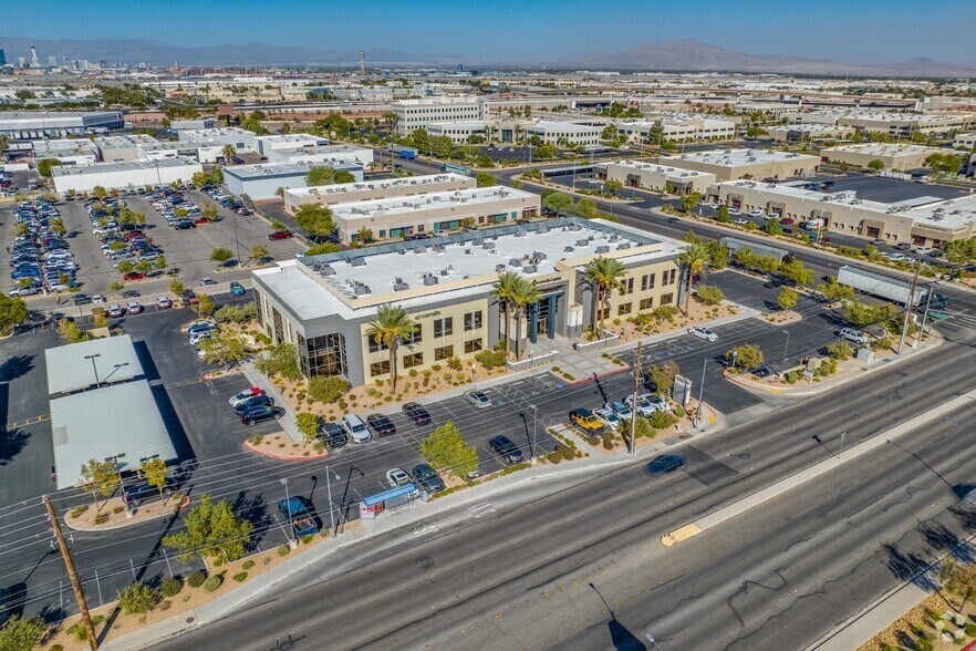 376 E Warm Springs Rd, Las Vegas, NV à louer - Aérien - Image 3 de 10