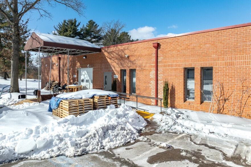 8901 Herrmann Dr, Columbia, MD for sale - Building Photo - Image 3 of 4