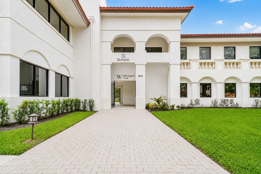 1000 SE Monterey Commons Blvd, Stuart, FL for lease - Building Photo - Image 3 of 9