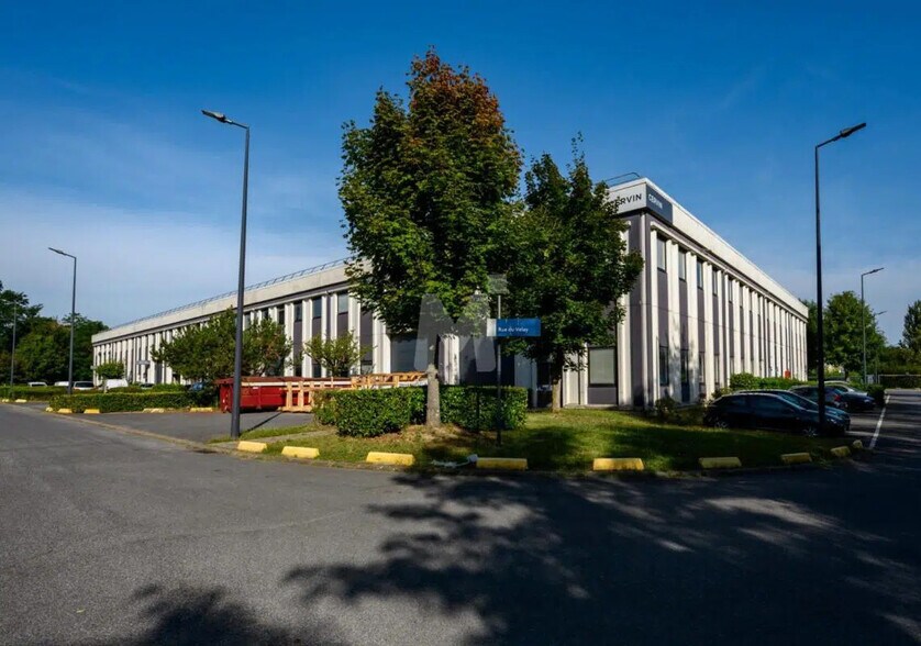 Flex dans Lisses à louer - Photo du bâtiment - Image 2 de 9