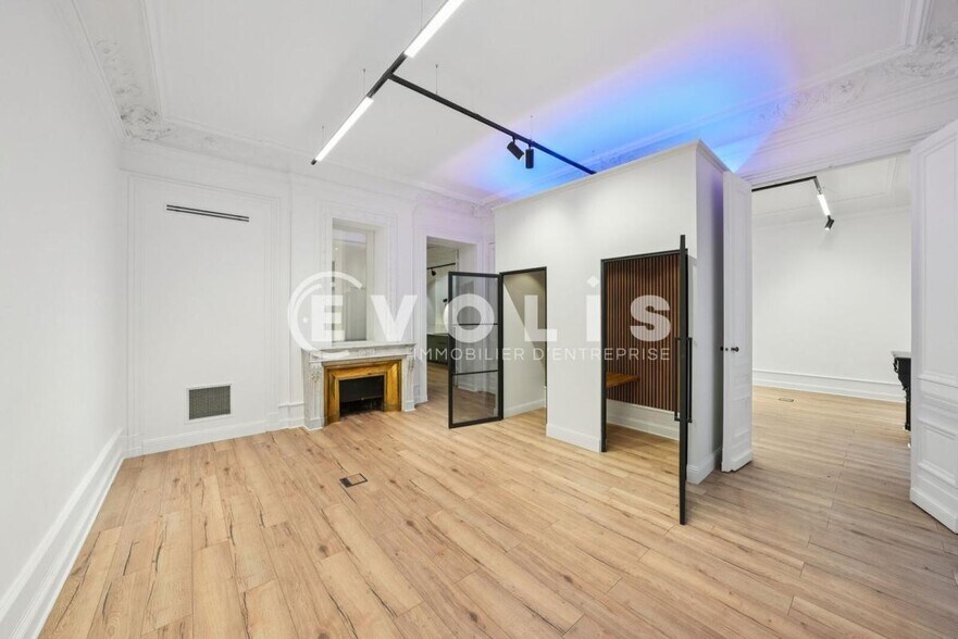 Office in Bordeaux for lease - Interior Photo - Image 2 of 5