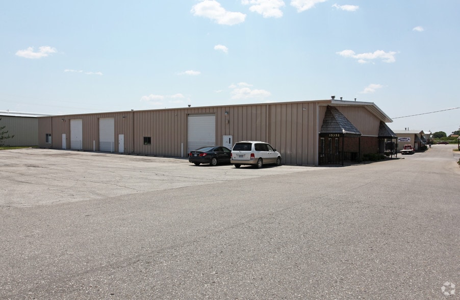 15352 S Keeler St, Olathe, KS for lease - Building Photo - Image 3 of 6