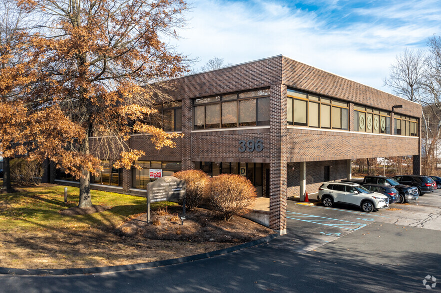 396 Danbury Rd, Wilton, CT à vendre - Photo du bâtiment - Image 1 de 1