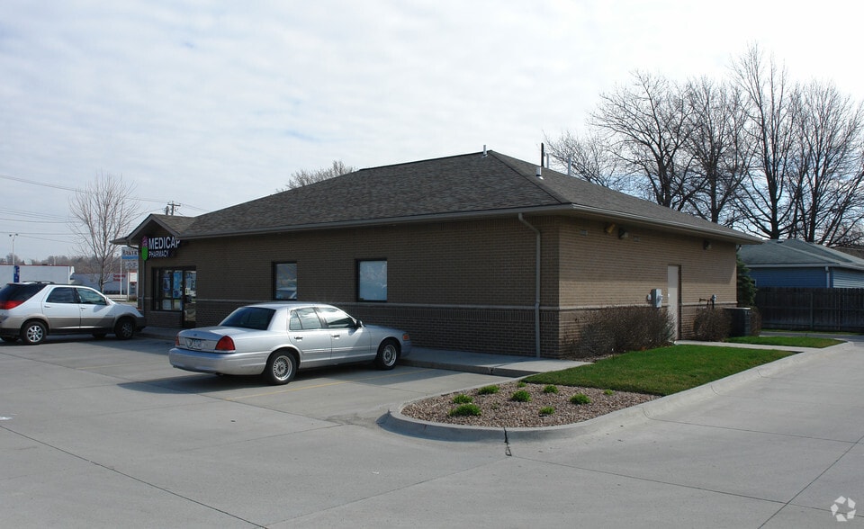 2527 Easton Blvd, Des Moines, IA à vendre - Photo du bâtiment - Image 1 de 2