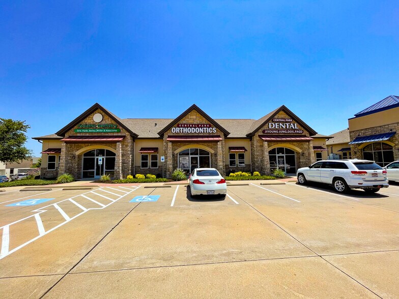 3101 S Center St, Arlington, TX for lease - Primary Photo - Image 1 of 14