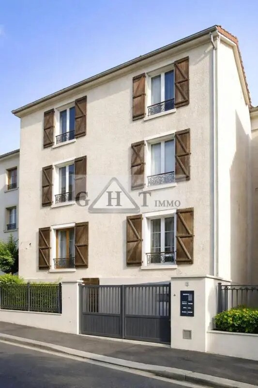 Office in Montreuil for sale Building Photo- Image 1 of 2