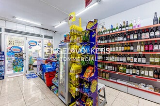 Retail in Barcelona, Barcelona for lease Interior Photo- Image 1 of 12
