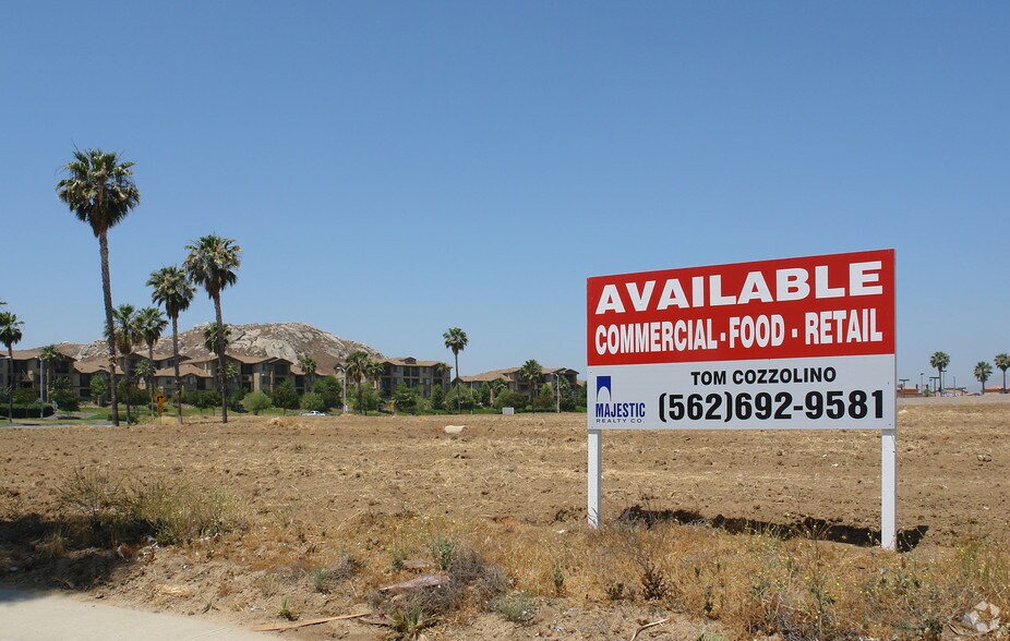 12650 Auto Mall Dr, Moreno Valley, CA à vendre - Photo du bâtiment - Image 3 de 4