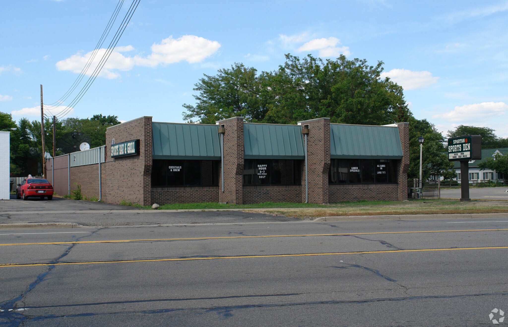 1227 E Grand River Ave, East Lansing, MI for lease Primary Photo- Image 1 of 4