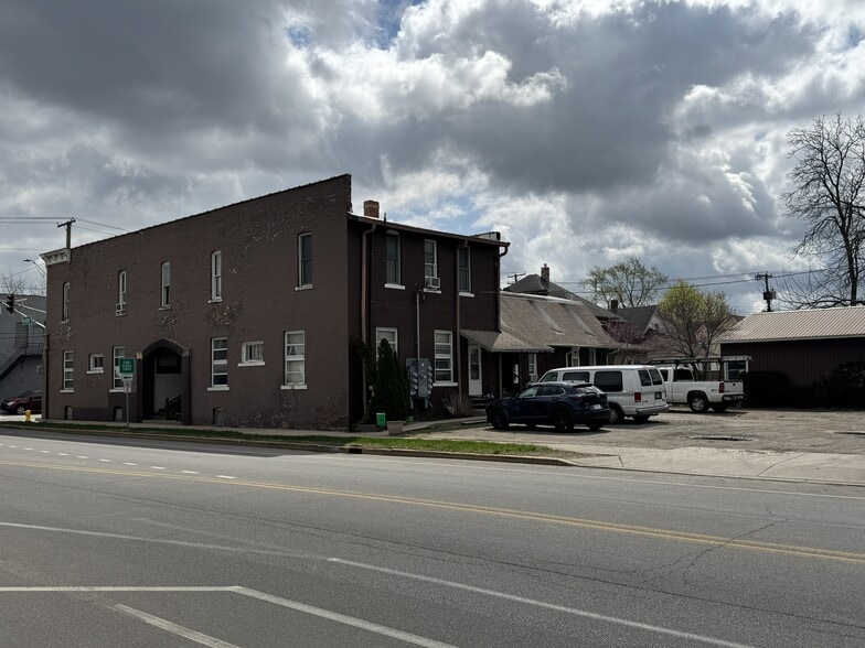 701 W Beardsley Ave, Elkhart, IN for sale - Building Photo - Image 2 of 3