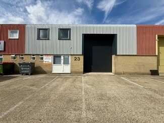 Plus de détails pour Liberty Clos, Three Legged Cross - Industriel à louer