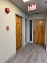 187-189 Sunrise Hwy, Rockville Centre, NY for lease Interior Photo- Image 1 of 4