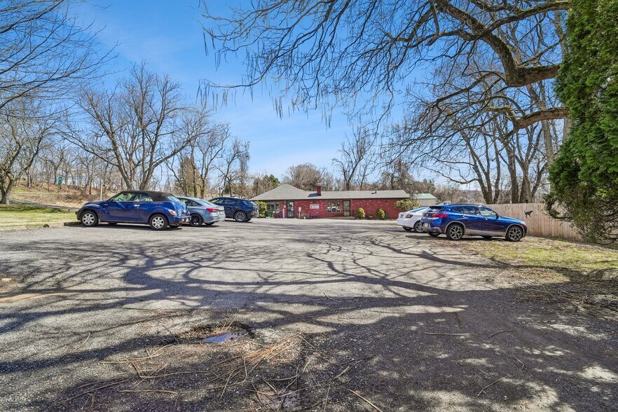 1481 US Highway 22 E, Annandale, NJ à vendre - Photo du bâtiment - Image 2 de 19