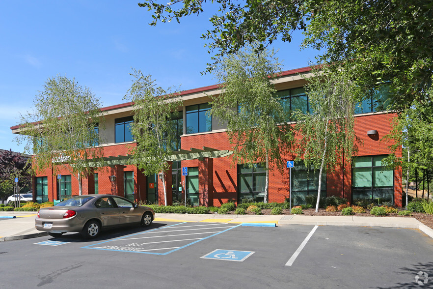 5767 Greenback Ln, Sacramento, CA for lease - Building Photo - Image 2 of 8