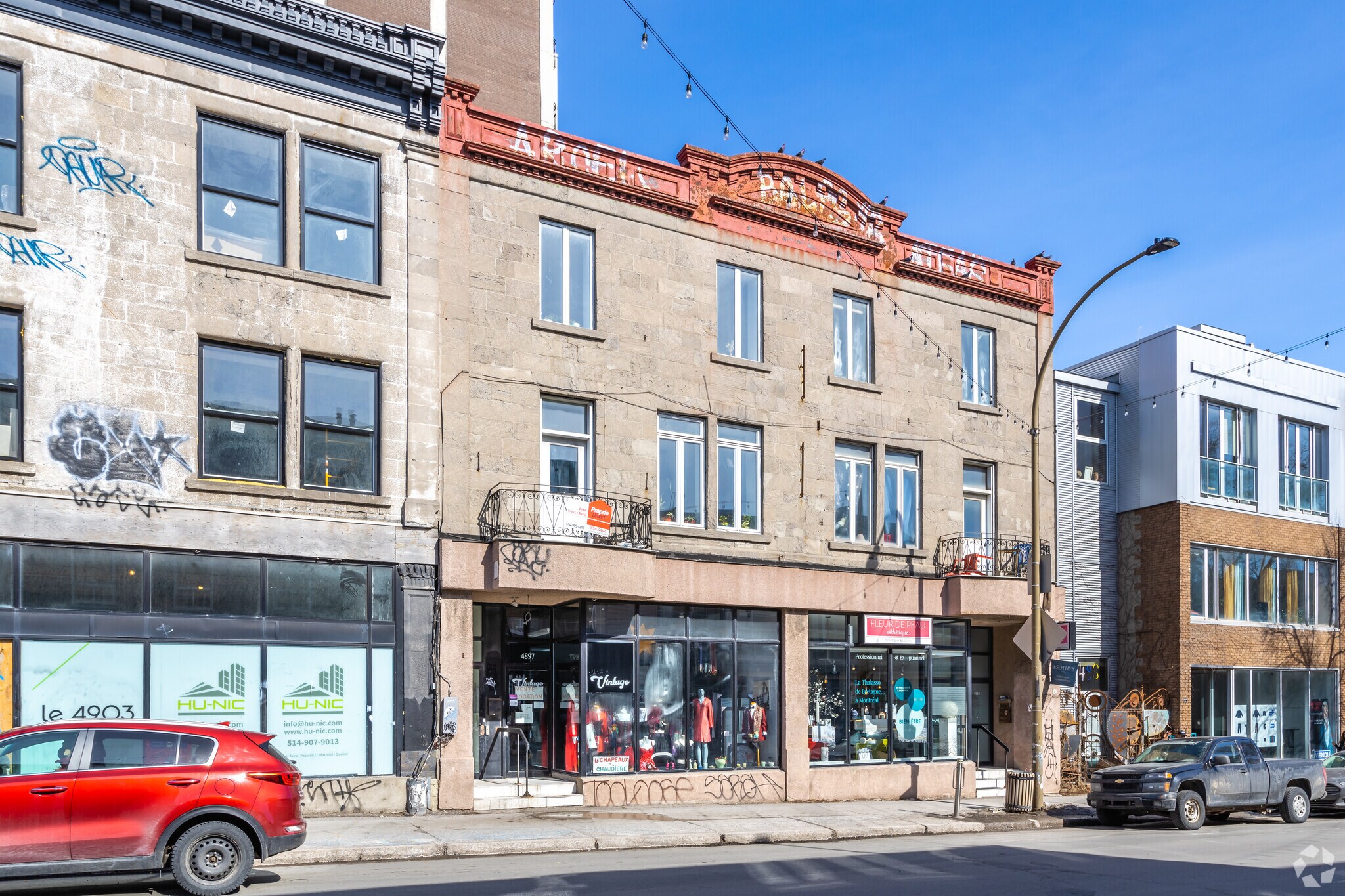 4893-4899 Boul Saint-Laurent, Montréal, QC à vendre Photo du bâtiment- Image 1 de 1
