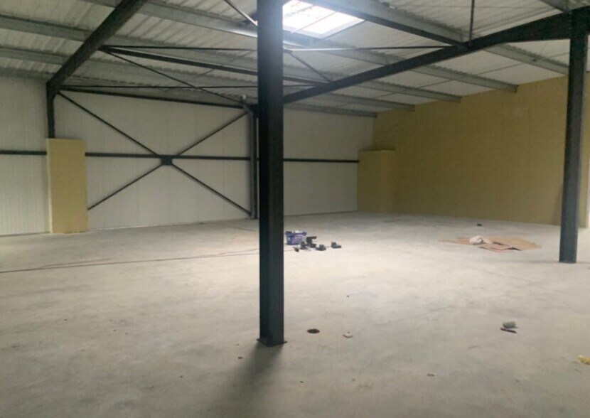 Flex dans Montussan à louer - Photo du bâtiment - Image 2 de 4