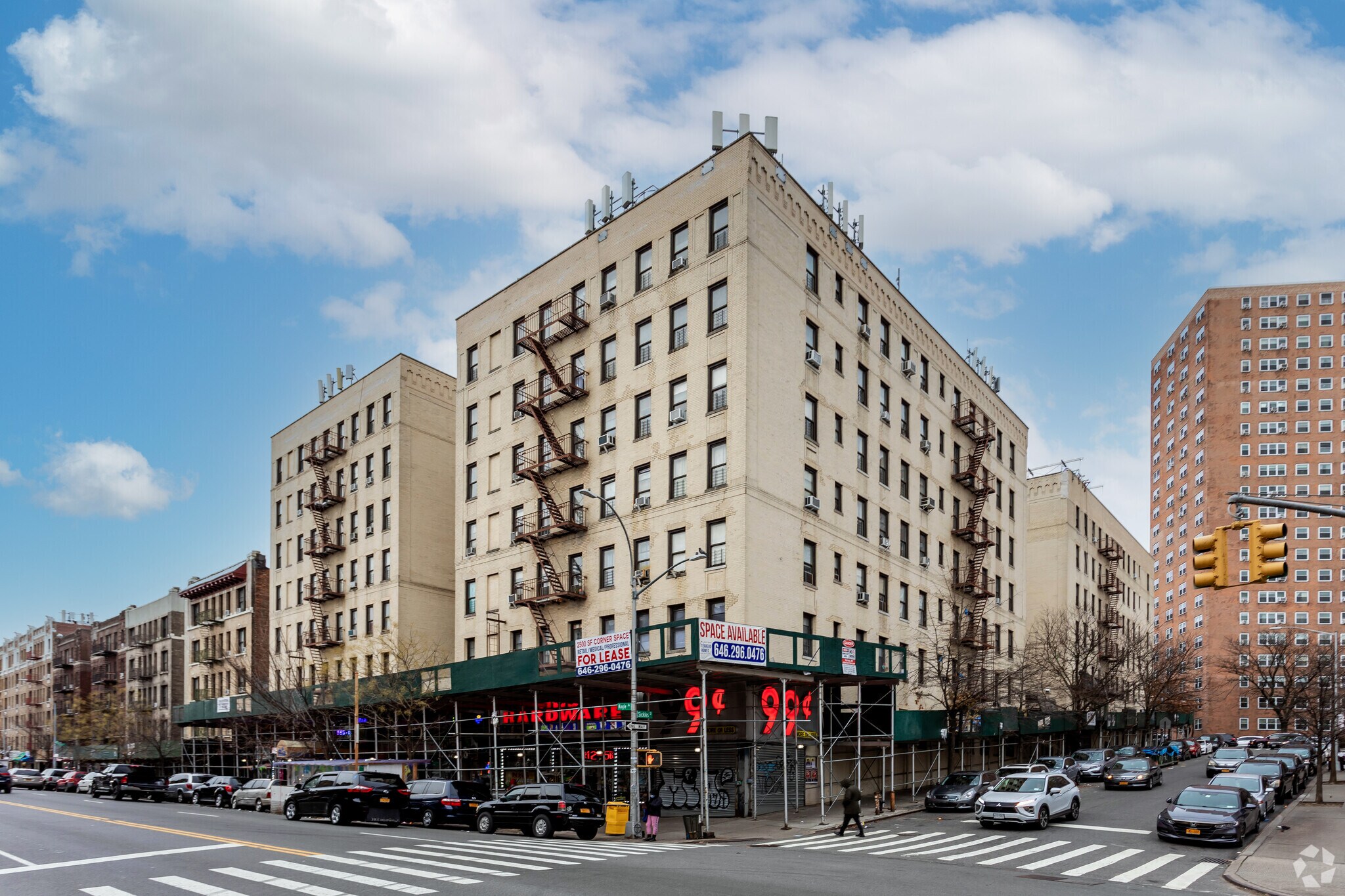 115-127 Nagle Ave, New York, NY for lease Primary Photo- Image 1 of 3