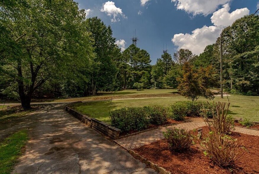 1920 Rockhouse Rd, Lithia Springs, GA for sale - Building Photo - Image 3 of 27