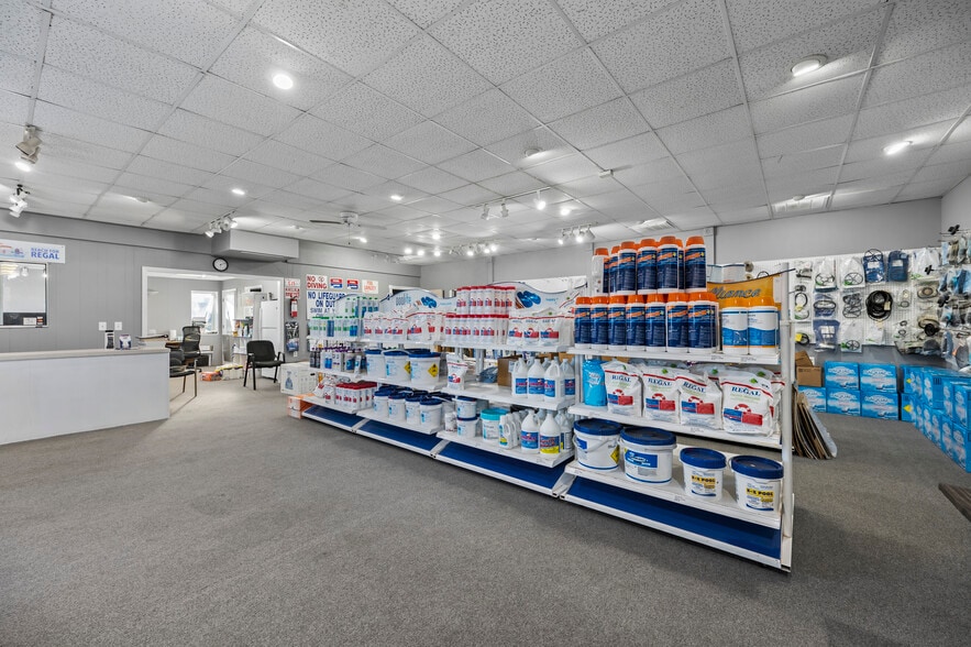 111 Angela Dr, King, NC for sale - Building Photo - Image 2 of 9