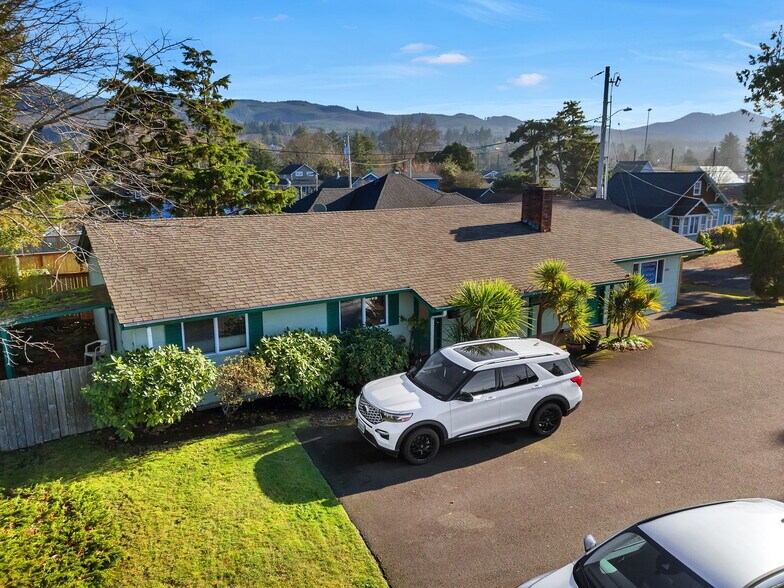 1010 3rd Ave, Seaside, OR à vendre - Photo du bâtiment - Image 2 de 13