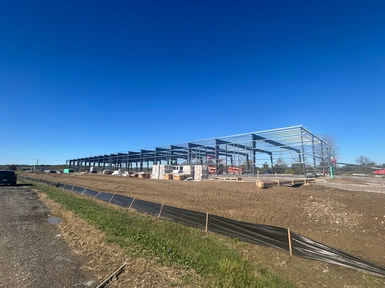 16746 Pittsburgh Drive, Delaware, OH à louer - Photo du bâtiment - Image 3 de 20