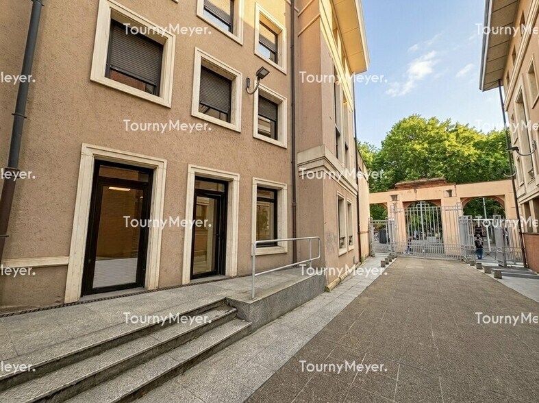 4 Place De Bologne, Toulouse à louer - Photo du bâtiment - Image 1 de 9
