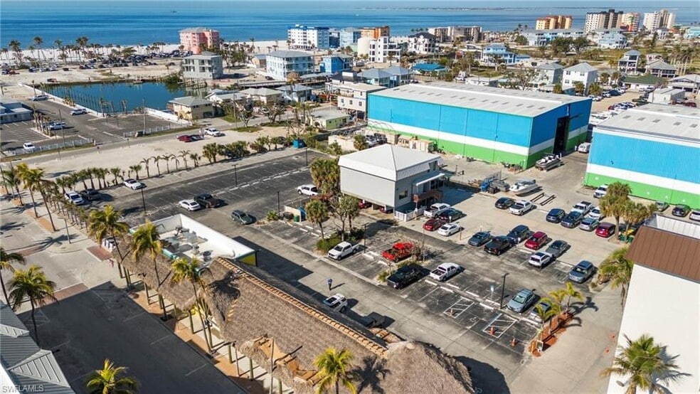 441-445 Old San Carlos Blvd, Fort Myers, FL for sale - Primary Photo - Image 1 of 4