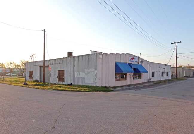 More details for 115 Strickland Plz, Irving, TX - Retail for Sale